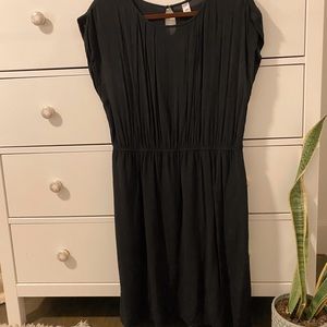 black dress with pockets